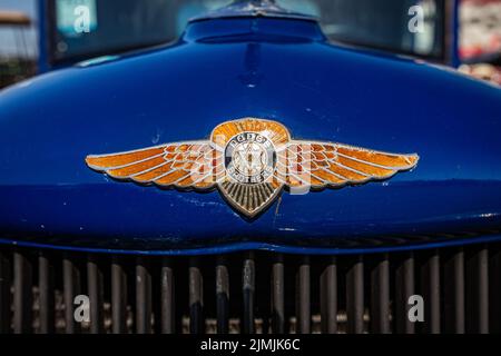 Liban, TN - 13 mai 2022 : vue détaillée du capot avant d'un pick-up Dodge d'une demi-tonne 1934 lors d'un salon de voiture local. Banque D'Images