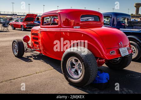 Liban, TN - 13 mai 2022 : vue du coin arrière à large angle et à faible perspective d'un coupé Ford 3 1932 pour garçons haut de gamme lors d'un salon de voiture local. Banque D'Images