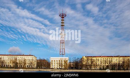 Tour de télécommunication à Minsk, la vue du parc Kupala Banque D'Images