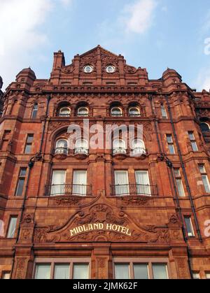 La façade de l'hôtel historique midland sur la rue peter à Manchester Banque D'Images