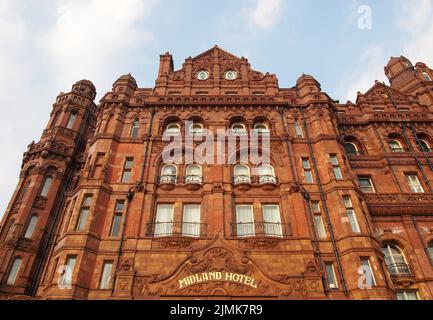 La façade de l'hôtel historique midland sur la rue peter à Manchester Banque D'Images