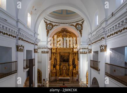 Vue intérieure de l'église historique San Francisco Javier dans la vieille ville de Caceres Banque D'Images