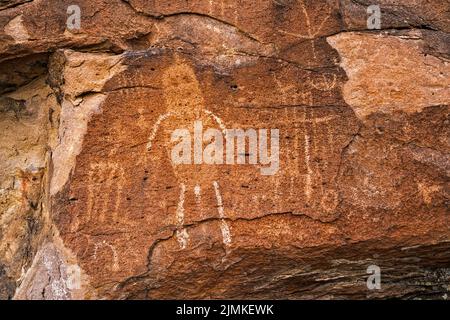 Pétroglyphes à Tuff Outcrop, Mt Irish Archaeological District, Western locus, Basin and Range National Monument, Nevada, États-Unis Banque D'Images