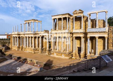 Vue sur l'amphithéâtre romain dans la ville historique de Merida Banque D'Images