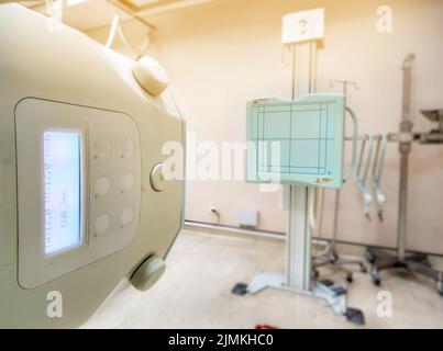 Appareil général de radiographie en salle de radiologie .équipement médical moderne dans l'hôpital. Banque D'Images