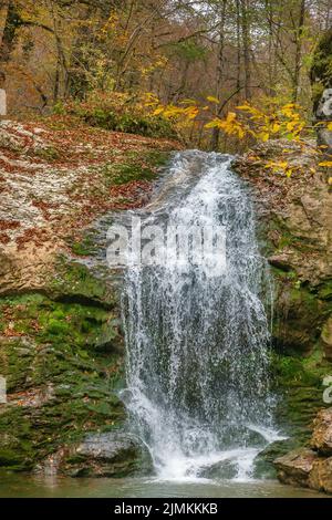 Chutes d'eau de Rufabrigo Creek, Adygea, Russie Banque D'Images
