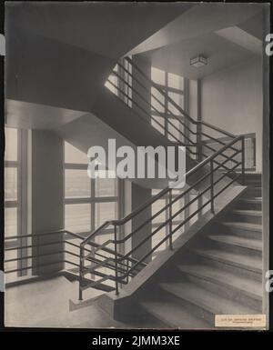 Poelzig Hans (1869-1936), Maison de la radio, Berlin (1928-1930): Escalier. Photo sur carton, 60,8 x 50 cm (y compris les bords de numérisation) Banque D'Images