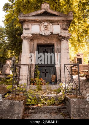 Tombe de Pierre Henri Richard de Lucy Fossarieu (18591908) sur le
