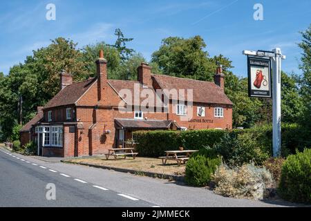 The Leather Bottle pub à Mattingley, Hampshire, Angleterre, Royaume-Uni, une ancienne auberge de village. Banque D'Images