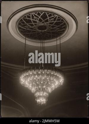 Poelzig Hans (1869-1936), salle de concert à Wroclaw. Conversion (1925): Chandeliers Saal. Photo sur papier, 22,7 x 17,1 cm (bords de numérisation inclus) Banque D'Images