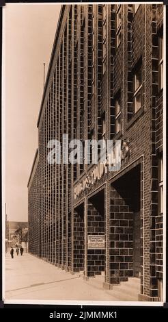 Poelzig Hans (1869-1936), Maison de la radio, Berlin (1928-1928) : entrée principale. Photo sur papier, 23,6 x 12,9 cm (bords de numérisation inclus) Banque D'Images