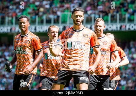 GRONINGEN - (m) Benaissa Benamar du FC Volendam célèbre son but 2-2 lors du match néerlandais entre le FC Groningen et le FC Volendam au stade Euroborg de 7 août 2022 à Groningen, aux pays-Bas. ANP COR LASKER Banque D'Images