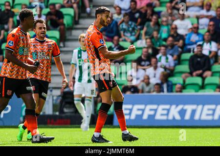 GRONINGEN, PAYS-BAS - AOÛT 7 : Benaissa Benamar du FC Volendam célèbre le deuxième but lors du match néerlandais entre le FC Groningen et le FC Volendam au Stadion Euroborg on 7 août 2022 à Groningen, pays-Bas (photo de Pieter van der Woude/Orange Pictures) Banque D'Images