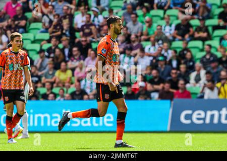 GRONINGEN, PAYS-BAS - AOÛT 7 : Benaissa Benamar du FC Volendam célèbre le deuxième but lors du match néerlandais entre le FC Groningen et le FC Volendam au Stadion Euroborg on 7 août 2022 à Groningen, pays-Bas (photo de Pieter van der Woude/Orange Pictures) Banque D'Images