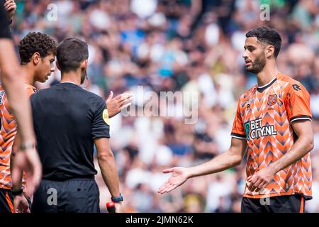 GRONINGEN - (l) Benaissa Benamar du FC Volendam pendant le match néerlandais Eredivisiie entre le FC Groningen et le FC Volendam au stade Euroborg de 7 août 2022 à Groningen, pays-Bas. ANP COR LASKER Banque D'Images