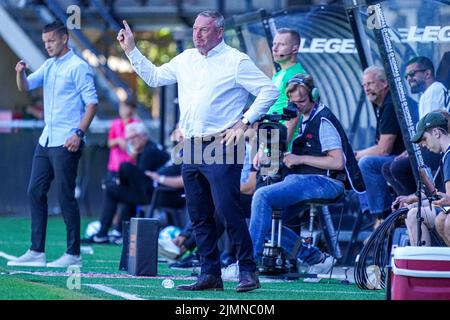 NIJMEGEN, PAYS-BAS - AOÛT 7 : entraîneur en chef Ron Jans du FC Twente pendant le match néerlandais Eredivisiie entre NEC Nijmegen et le FC Twente au Goffertstadion on 7 août 2022 à Nimègue, pays-Bas (photo de Jeroen Meuwsen/Orange Pictures) Banque D'Images