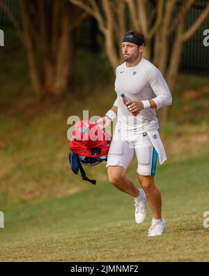 Spartanburg, SC États-Unis; le grand receveur Robbie Anderson (3) se prépare pour le début de la pratique pendant le camp d'entraînement de Carolina Panthers, samedi, 5 août, Banque D'Images