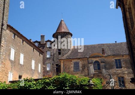 Tour au petit fort dans le village médiéval de Belvès en Dordogne. Le petit fort était là où se trouvait le fort de la ville d'origine. Banque D'Images