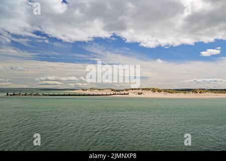 West Beach à Lossiemouth, Morayshire, Écosse, Royaume-Uni montrant la passerelle récemment construite. Banque D'Images