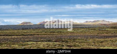 Vue volcanique spectaculaire du cratère du volcan Saxholl, péninsule de Snaefellsnes, parc national de Snaefellsjokull, Islande occidentale. Banque D'Images