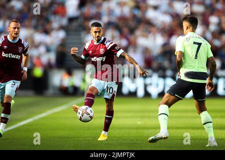 Londres, Royaume-Uni. 7th août 2022. Manuel Lanzini de West Ham United passe le ballon lors du match de la Premier League entre West Ham United et Manchester City au London Stadium, Stratford, le dimanche 7th août 2022. (Credit: Tom West | MI News) Credit: MI News & Sport /Alay Live News Banque D'Images