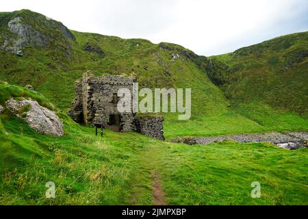 Les ruines du château de Kinbane près de Ballycastle dans le comté d'Antrim, en Irlande du Nord Banque D'Images