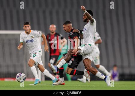 ISTANBUL, TURQUIE - AOÛT 7 : Levent Mercan de Fatih Karagumruk, Leroy fer d'Alanyaspor pendant le match turc Super LIG entre Fatih Karagumruk et Alanyaspor au stade Stadion Ataturk Olimpiyat de 7 août 2022 à Istanbul, Turquie (photo d'Orange Pictures) Banque D'Images