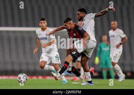 ISTANBUL, TURQUIE - AOÛT 7 : Levent Mercan de Fatih Karagumruk, Leroy fer d'Alanyaspor pendant le match turc Super LIG entre Fatih Karagumruk et Alanyaspor au stade Stadion Ataturk Olimpiyat de 7 août 2022 à Istanbul, Turquie (photo d'Orange Pictures) Banque D'Images
