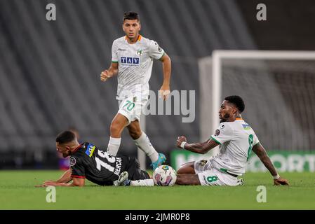 ISTANBUL, TURQUIE - AOÛT 7 : Levent Mercan de Fatih Karagumruk, Leroy fer d'Alanyaspor pendant le match turc Super LIG entre Fatih Karagumruk et Alanyaspor au stade Stadion Ataturk Olimpiyat de 7 août 2022 à Istanbul, Turquie (photo d'Orange Pictures) Banque D'Images