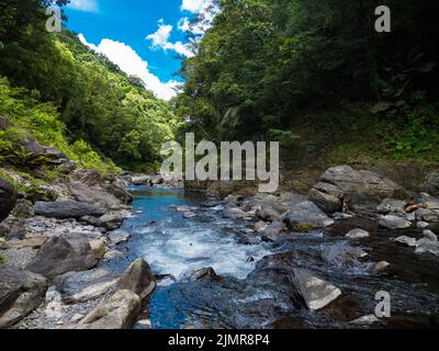 Vue en aval à Wulai, Taïwan Banque D'Images