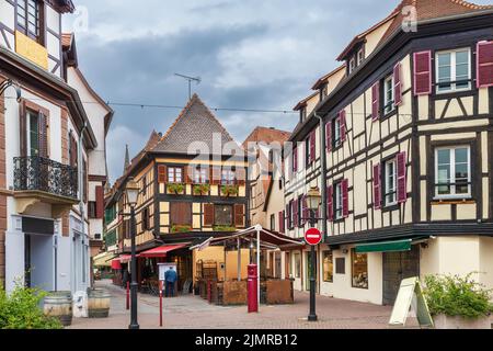 Rue à Obermai, Alsace, France Banque D'Images