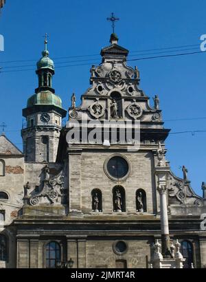 La jolie ville ukrainienne de Lviv avec ses églises et ses palais dans le petit centre historique, qui se réfèrent à des atmosphères suggestives et romantiques Banque D'Images