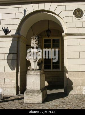 La jolie ville ukrainienne de Lviv avec ses églises et ses palais dans le petit centre historique, qui se réfèrent à des atmosphères suggestives et romantiques Banque D'Images