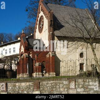 La jolie ville ukrainienne de Lviv avec ses églises et ses palais dans le petit centre historique, qui se réfèrent à des atmosphères suggestives et romantiques Banque D'Images