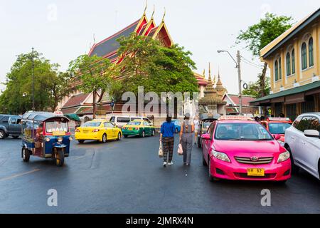 BANGKOK - THAÏLANDE, 20 mars 2016. Rues de la ville de Bangkok. Circulation et moyens de transport conventionnels. Vie urbaine Banque D'Images