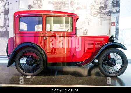 Munich, Allemagne - 10 mars 2016: BMW 3/15 PS, un classique de l'année 1930 spectacles au musée BMW. Teile à Eile. BMW AG Muchen Banque D'Images