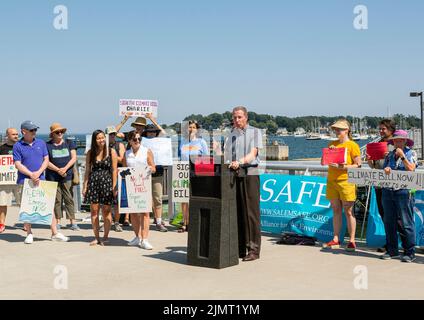 4 août 2022. Salem, Massachusetts activistes environnementaux de MassPowerForward, Salem Alliance for the Environment (SAFE), UU Mass action, 350 Mas Banque D'Images