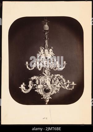 Artiste inconnu, exposition mondiale 1867, Paris. (?) Lampe (1855) : présentation d'une lampe suspendue. Photo sur papier, sur carton, 32,6 x 24,1 cm (y compris les bords de numérisation) Unbek. Künstler : Weltausstellung 1867, Paris (?). Lampe Banque D'Images