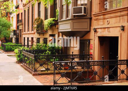 De belles pierres de brun majestueux sur 18th Street à Manhattan, près de Grampicy Park, sont appelées Block Beautiful pour l'architecture distinguée Banque D'Images