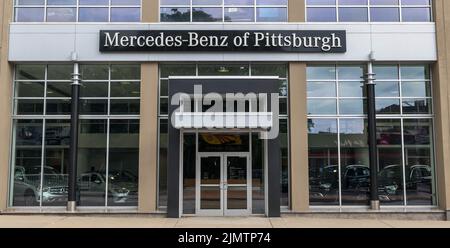 Le concessionnaire Mercedes de Pittsburgh sur Baum Boulevard dans le quartier de Shadyside à Pittsburgh, Pennsylvanie, États-Unis Banque D'Images