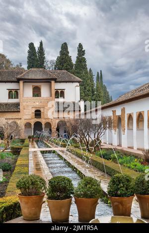 Patio de la Acequia à Generalife, Grenade, Espagne Banque D'Images