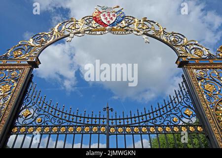 Warrington Golden Gates, hôtel de ville, rue Sankey, Warrington Borough Council, Cheshire, Angleterre, Royaume-Uni Banque D'Images