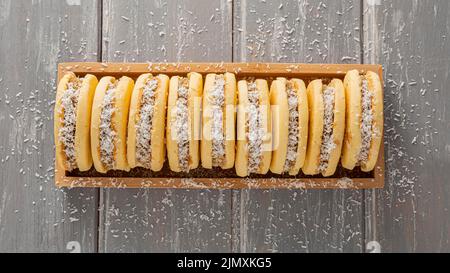 Vue de dessus délicieux biscuits alfajores Banque D'Images