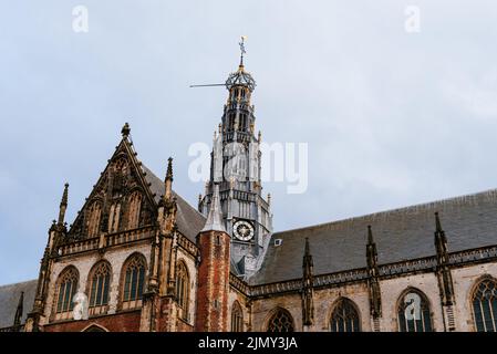 Vue extérieure de l'église Saint-Bavon à Haarlem, pays-Bas Banque D'Images