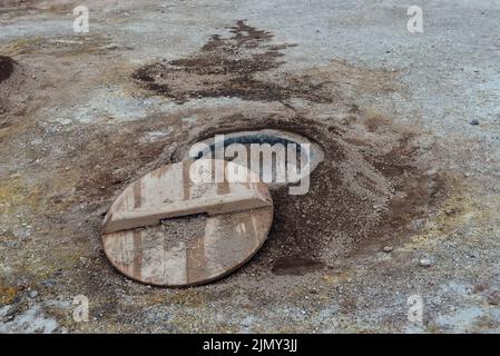 Fours volcaniques pour faire cozido de Furnas au lac de Furnas. Sao Miguel, Açores. Lagoa das Furnas HotSprings. Ventilation à la vapeur à Lagoa das Furnas hotspri Banque D'Images