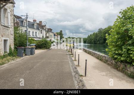 Bâtiments et villas pittoresques, Samois sur seine le long des berges de la Seine, Ile de France, France Banque D'Images