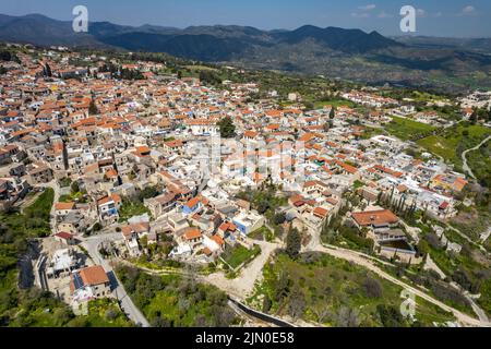 Stadtansicht Pano Lefkara aus der Luft gesehen, Zypern, Europa | vue aérienne de Pano Lefkara Cityscape, Chypre, Europe Banque D'Images