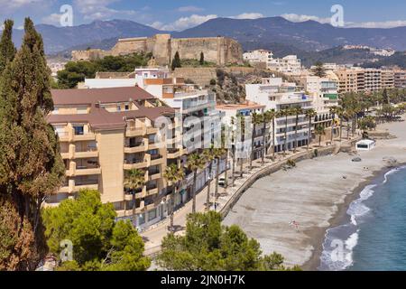 Almunecar, Costa Tropical, province de Grenade, Andalousie, sud de l'Espagne. Le château de Saint Michael - Castillo de San Miguel - s'élevant au-dessus des vieux s Banque D'Images