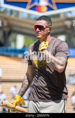 Manny Machado (13 ans), troisième joueur de base des Padres de San Diego, à l'entraînement de frappe avant un match de la Ligue majeure de baseball au Dodger Stadium le dimanche 7 août 2022 à Los Angeles, Calif. Les Dodgers battent les Padres 4-0. (Aliyah Navarro/image du sport) Banque D'Images