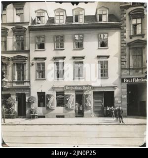 Royal Prussian Measuring Picture, Haus Neue Jacobstraße 20, Berlin (sans dat.): Vue sur la rue. Photo, 19,6 x 19,6 cm (avec bords de balayage) Königlich Preußische Messbild-Anstalt: Haus Neue Jacobstraße 20, Berlin (ohne DAT.) Banque D'Images